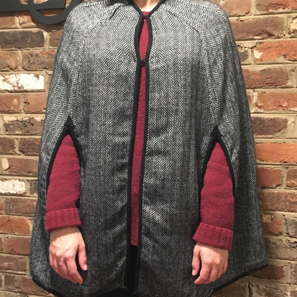 Reversible Cape - Picture 6 of 8